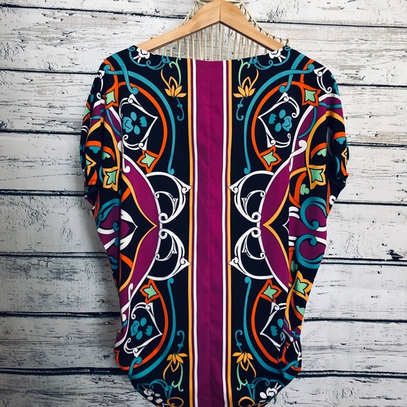 Nicole by Nicole Miller loose fitting, bright top - Picture 2 of 5